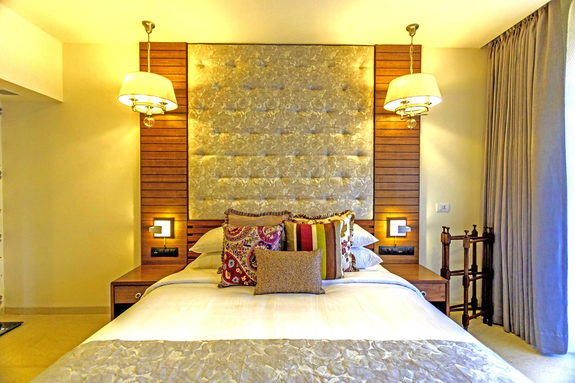 सहारा Acron Waterfront 4*