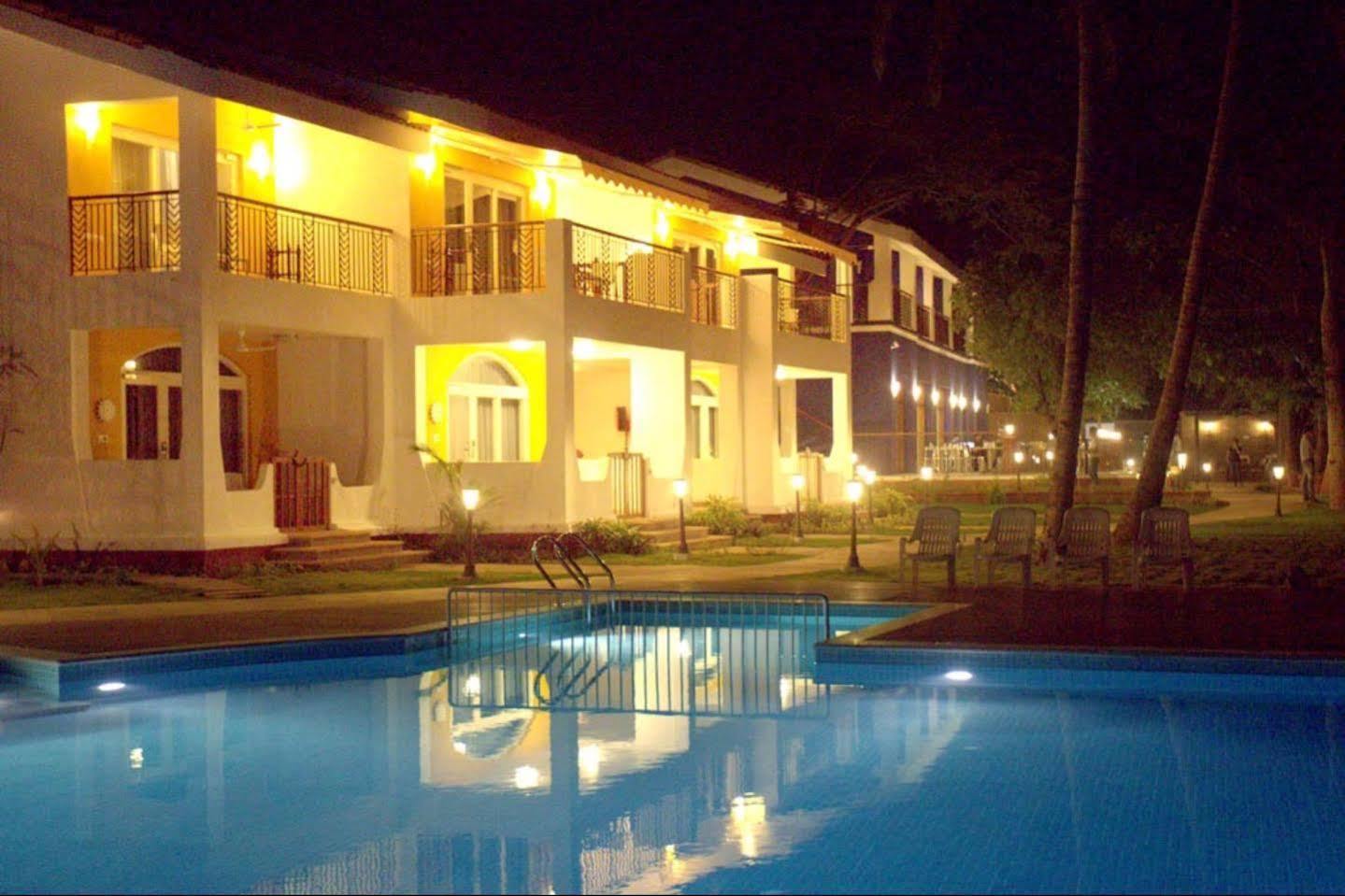 Acron Waterfront सहारा 4*